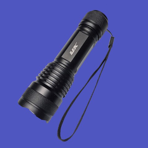 lampara tactica de mano de 5000 lumenes